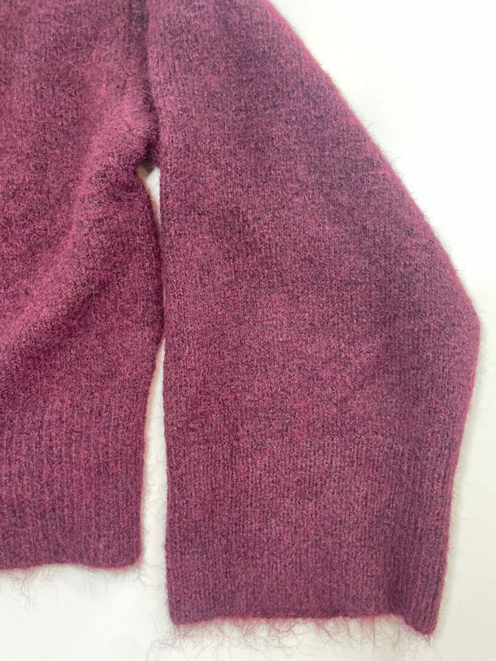 Calvin Klein Burgundy Cropped Button-Up Cardigan Sweater Fuzzy Wmn's Sz L NWOT - Picture 5 of 7